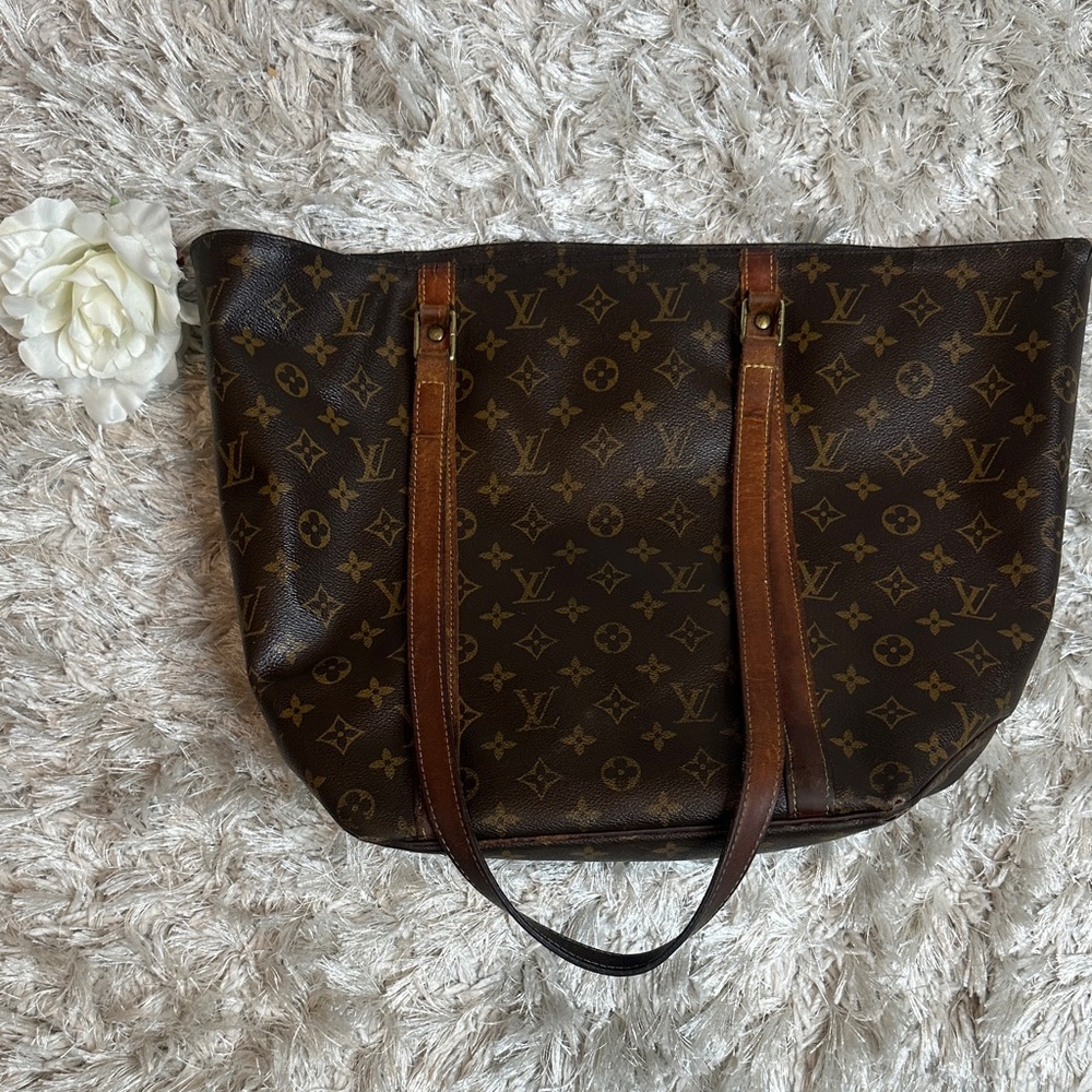 Pre-Loved Authentic. LV Luxury Brown Monogram Tote Bag